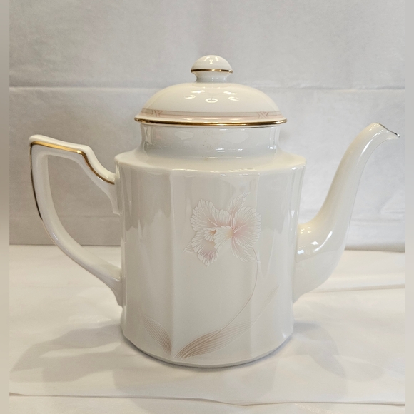 "Imperial Blossom" teapot by Noritake. - Picture 6 of 16